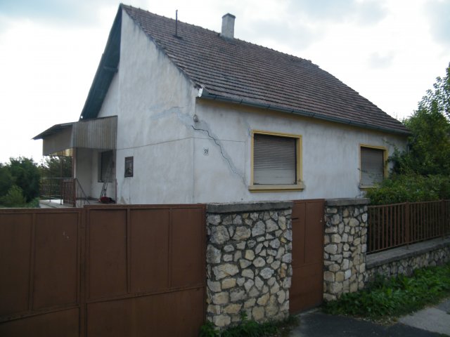 Kiadó családi ház, albérlet, Pápán 20 E Ft / hó, 1 szobás