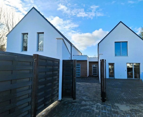 Eladó ikerház, Balatonakarattyán 169 M Ft, 3 szobás