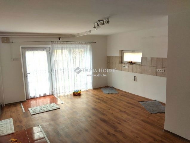 Eladó családi ház, Piliscséven 94.9 M Ft, 5 szobás