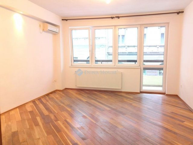 Eladó téglalakás, Budapesten, VI. kerületben 145 M Ft, 3 szobás