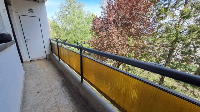 Eladó téglalakás, Lábatlanon 33.9 M Ft, 2 szobás