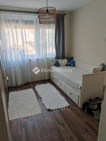 Eladó téglalakás, Szegeden 96 M Ft, 2+2 szobás