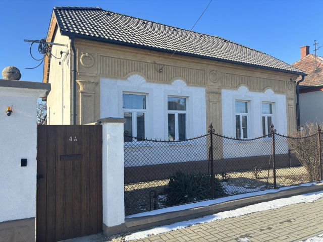 Eladó családi ház, Szárföldön 79.6 M Ft, 3 szobás