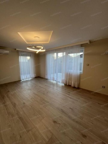 Kiadó ikerház, albérlet, Kecskeméten 650 E Ft / hó, 5 szobás