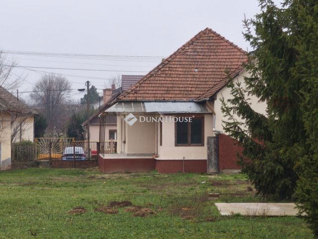 Eladó családi ház, Tóalmáson 34.9 M Ft, 4 szobás
