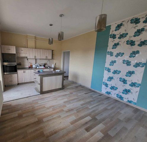 Eladó ikerház, Szigethalmon 88 M Ft, 4+3 szobás