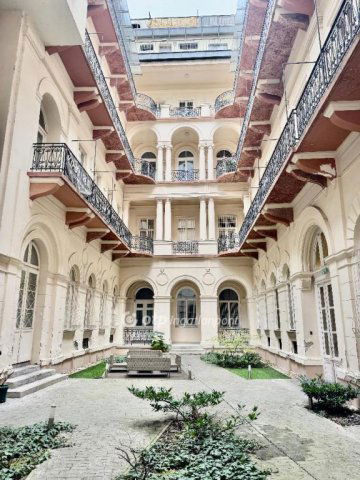 Eladó téglalakás, Budapesten, V. kerületben 218 M Ft, 5+1 szobás