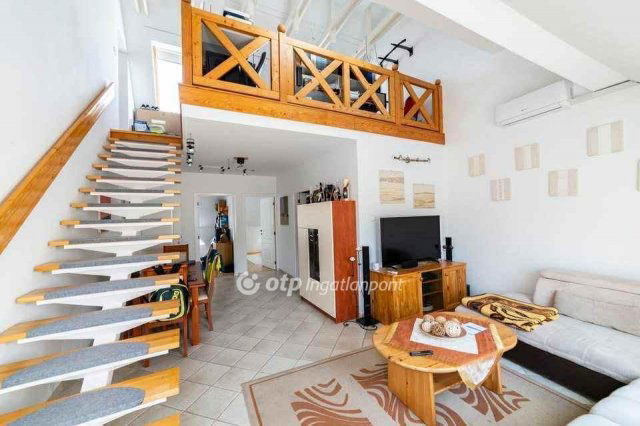 Eladó téglalakás, Kecskeméten 95 M Ft, 3+1 szobás