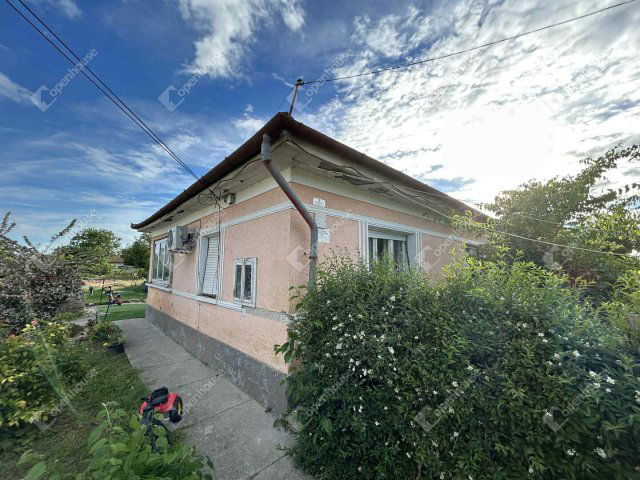 Eladó családi ház, Tápióbicskén 22 M Ft, 3 szobás