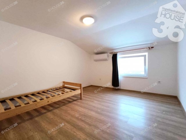 Eladó családi ház, Kecskeméten 140 M Ft, 5 szobás