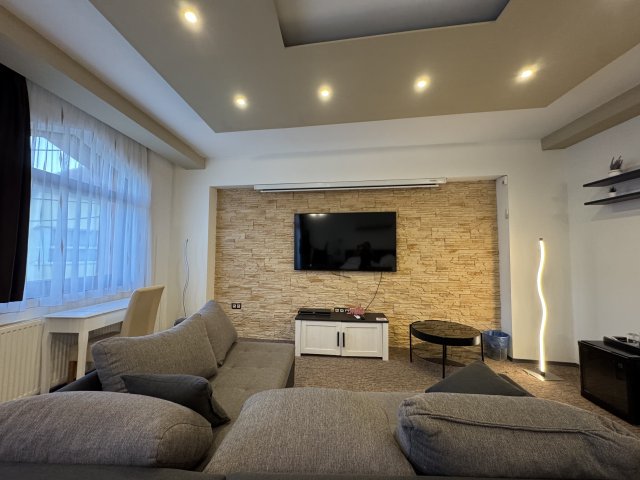 Eladó hotel, Pécsett, Major utcában 350 M Ft, 13 szobás