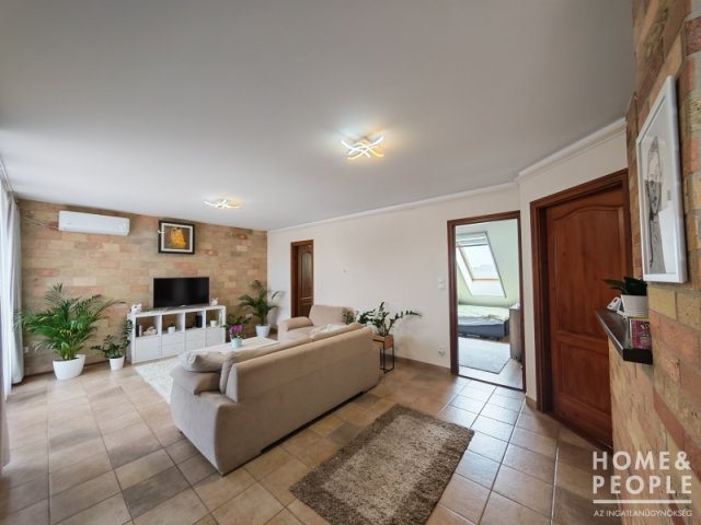 Eladó téglalakás, Szegeden 85.999 M Ft, 3+1 szobás