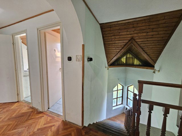 Eladó családi ház, Szentendrén 125 M Ft, 5 szobás