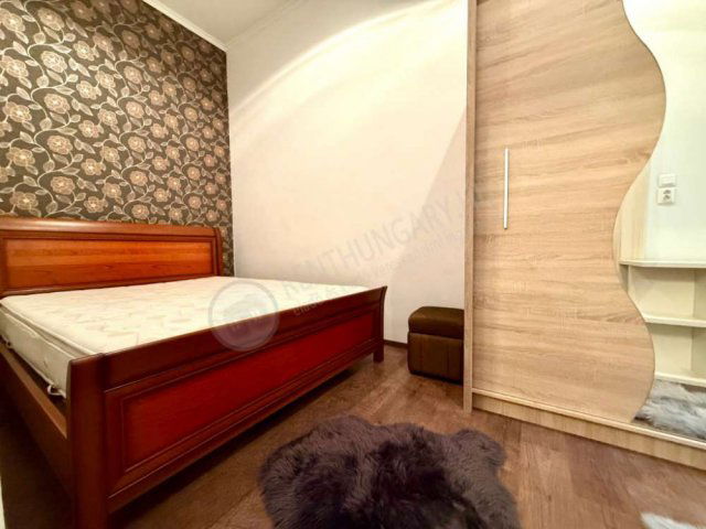 Kiadó téglalakás, albérlet, VIII. kerületben, Rákóczi úton