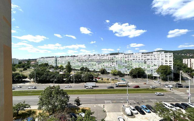 Eladó panellakás, Budapesten, III. kerületben 76.99 M Ft