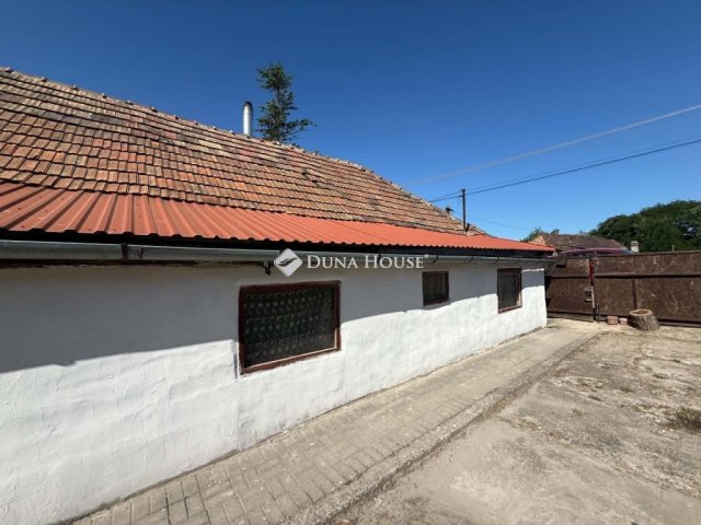 Eladó családi ház, Bicskén, Bihari utcában 17.9 M Ft, 2 szobás