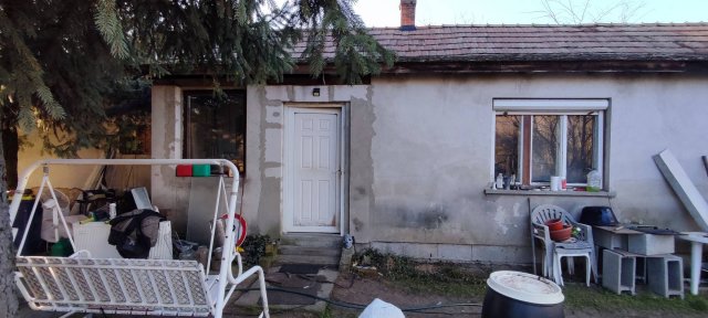 Eladó családi ház, Pilisen 14.5 M Ft, 2 szobás