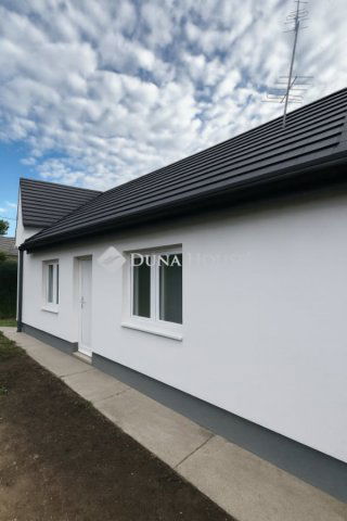 Eladó családi ház, Székesfehérvárott 70 M Ft, 3 szobás