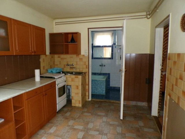 Eladó családi ház, Szentendrén 90 M Ft, 3+3 szobás