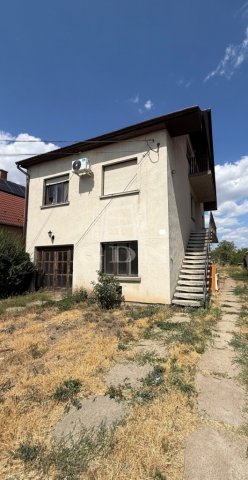 Eladó családi ház, Székesfehérvárott 105 M Ft, 6 szobás