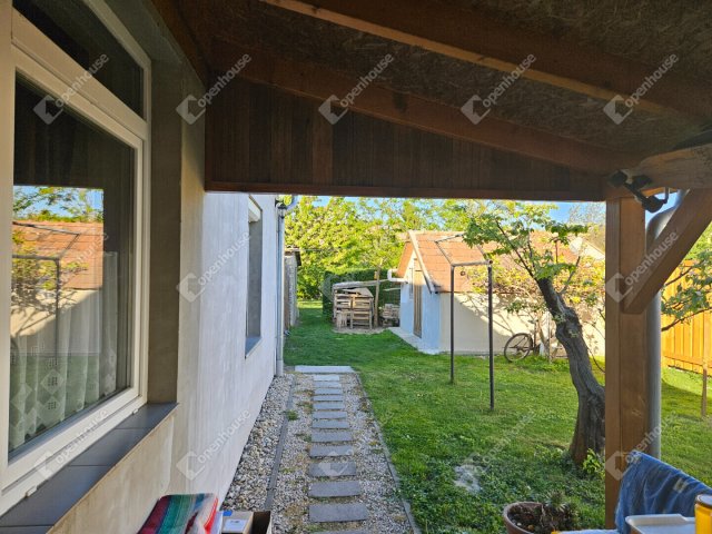 Eladó családi ház, Héderváron 47.5 M Ft, 2 szobás