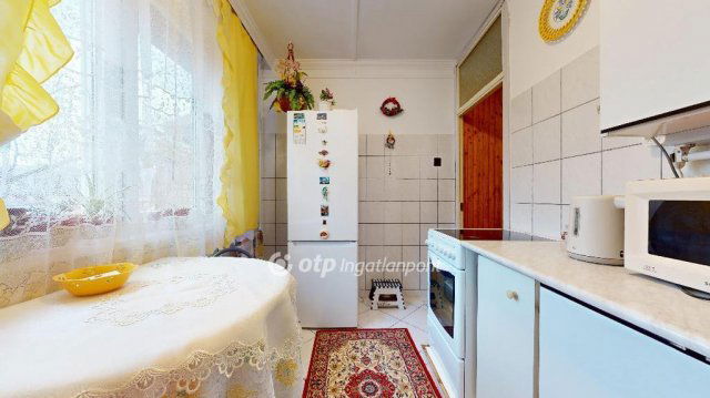 Eladó panellakás, Kisvárdán 35 M Ft, 2 szobás