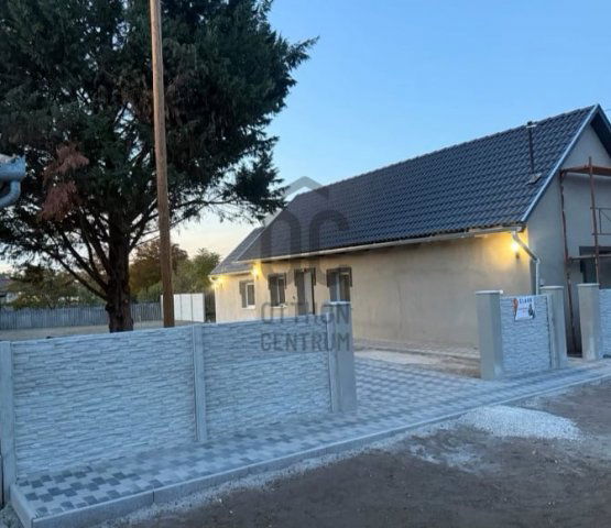 Eladó családi ház, Abonyban 38.5 M Ft, 2 szobás