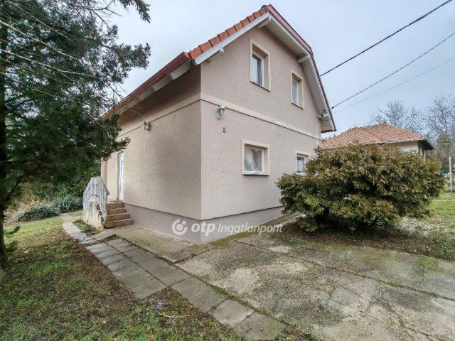Eladó családi ház, Zsámbékon 59.5 M Ft, 3 szobás