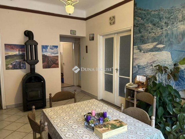 Eladó családi ház, Ócsán 72 M Ft, 6 szobás