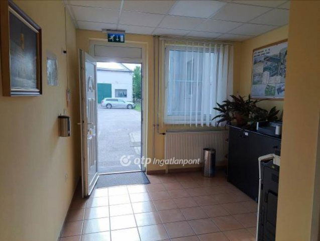 Eladó ipari ingatlan, Pakson 550 M Ft / költözzbe.hu