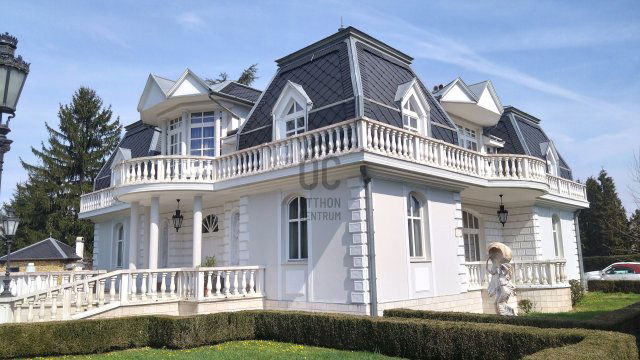Eladó családi ház, Szombathelyen 750 M Ft, 6 szobás