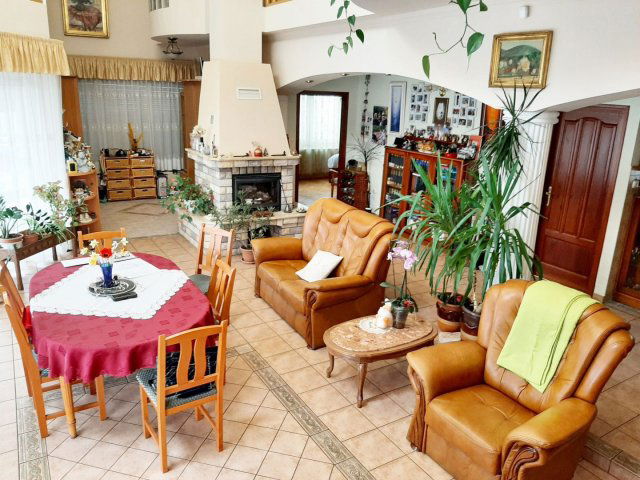 Eladó családi ház, Debrecenben 195 M Ft, 5 szobás