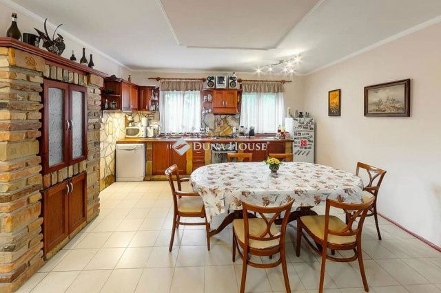 Eladó családi ház, Lajosmizsén 78 M Ft, 7 szobás