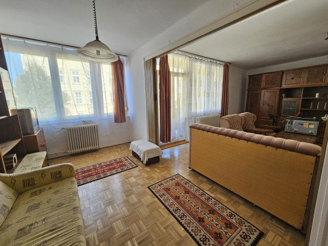 Eladó téglalakás, Pápán 44 M Ft, 2+1 szobás