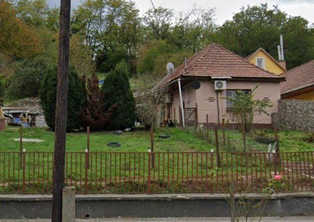 Eladó családi ház, Leányváron 22 M Ft, 2 szobás