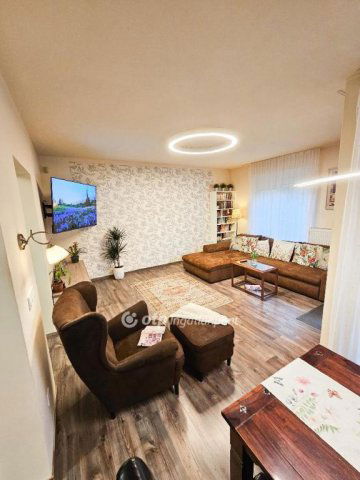 Eladó téglalakás, Budapesten, XV. kerületben 229 M Ft, 4 szobás