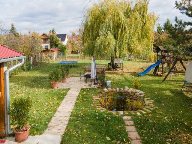 Eladó családi ház, Rétságon 129.9 M Ft, 9 szobás