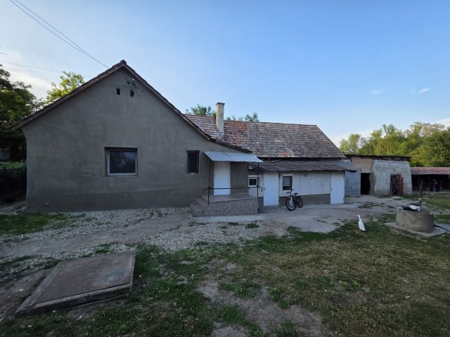 Eladó családi ház, Pákozdon 54 M Ft, 5 szobás