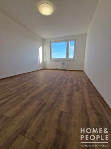 Eladó téglalakás, Szegeden 69.9 M Ft, 2+2 szobás
