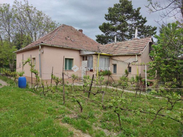 Eladó családi ház, Zsámbékon, Bicskei utcában 57.5 M Ft