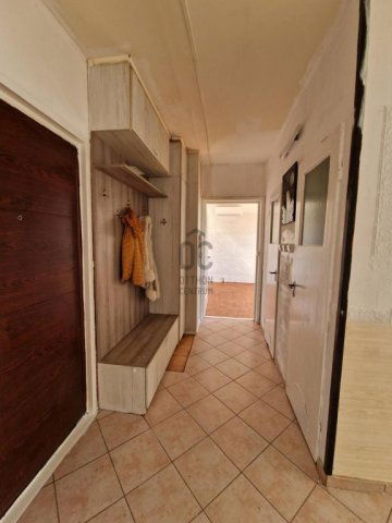 Eladó panellakás, Cegléden 41.5 M Ft, 2 szobás