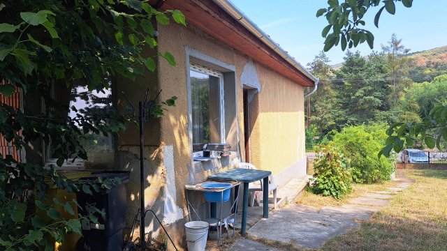 Eladó családi ház, Kékeden 20.5 M Ft, 2 szobás