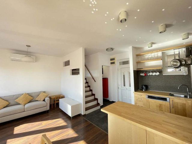 Eladó téglalakás, Budapesten, VII. kerületben, Jósika utcában