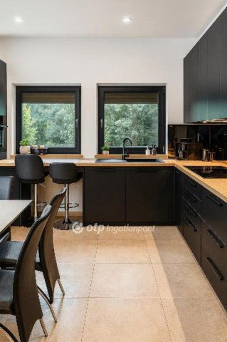 Eladó családi ház, Érden 173.99 M Ft, 7 szobás