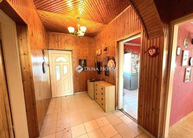 Eladó családi ház, Ócsán 84.9 M Ft, 5 szobás