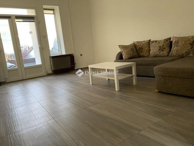 Eladó családi ház, Enyingen 49.99 M Ft, 5 szobás