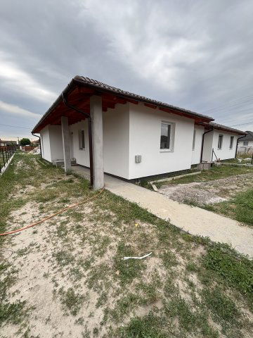 Eladó ikerház, Taksonyon 97.85 M Ft, 4 szobás