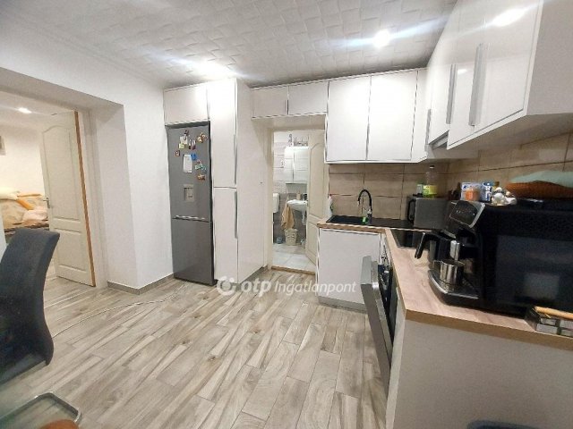 Eladó sorház, Nagykőrösön 35 M Ft, 2 szobás