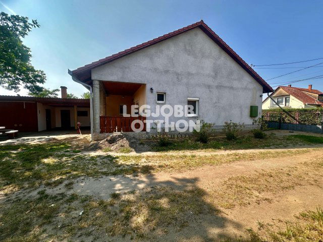 Eladó családi ház, Tápiószőlősön 42 M Ft, 4 szobás