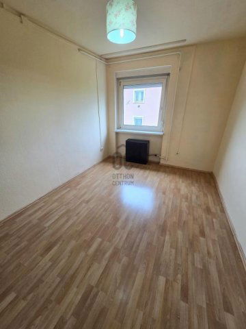 Eladó téglalakás, Szigetszentmiklóson 49.9 M Ft, 2 szobás